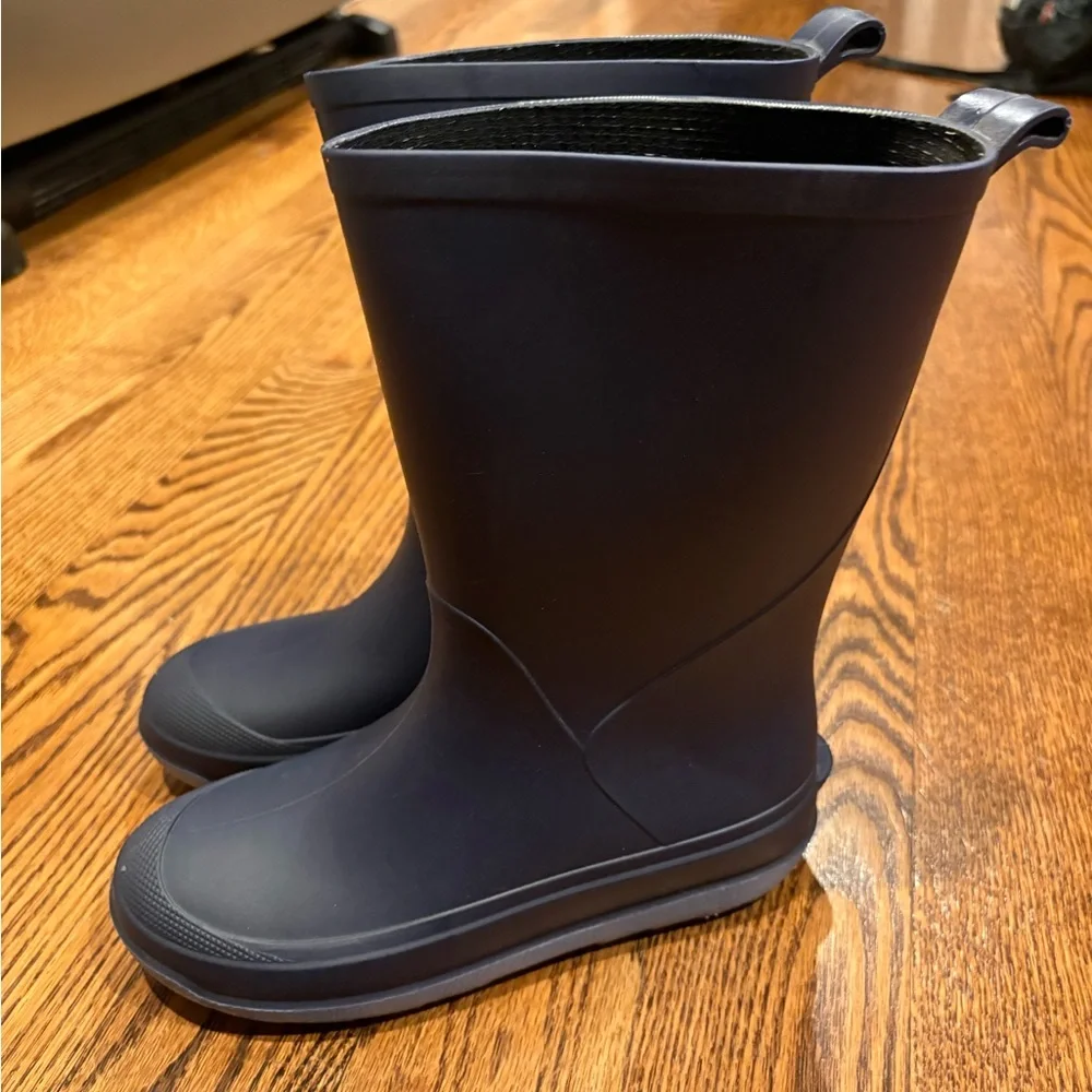 Cat & Jack rainboots, kids 2